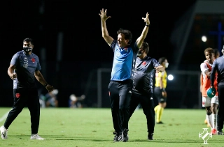 Treinador cruzmaltino ficou satisfeito com o triunfo em São Januário. Foto: Vasco/Divulgação