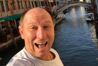 Em Veneza, durante viagem à Velha Bota. Foto: arquivo pessoal de Alcindo