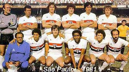 Em pé: Waldir Peres, Getúlio, Oscar, Darío Pereyra, Almir e Marinho Chagas. Agachados: o massagista Hélio Santos, Paulo César Capeta, Renato , Serginho Chulapa, Everton e Mário Sérgio.