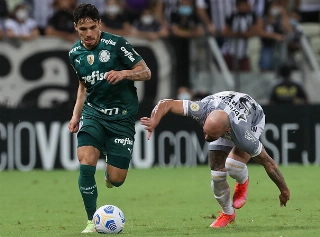 Raphael Veiga, do Palmeiras, entrou na mira do Inter Miami, assim como Jean Mota, do Santos. Foto: Cesar Greco