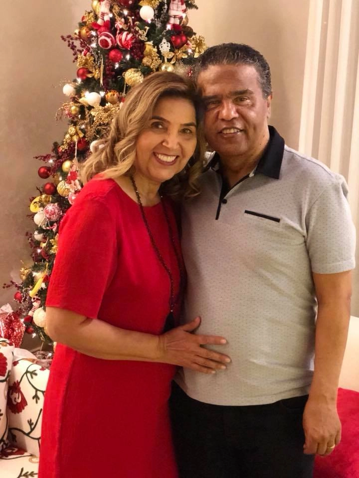 O casal Maria Carmelo Lopes e Eli Carlos no natal de 2017. Foto: arquivo pessoal de Eli Carlos