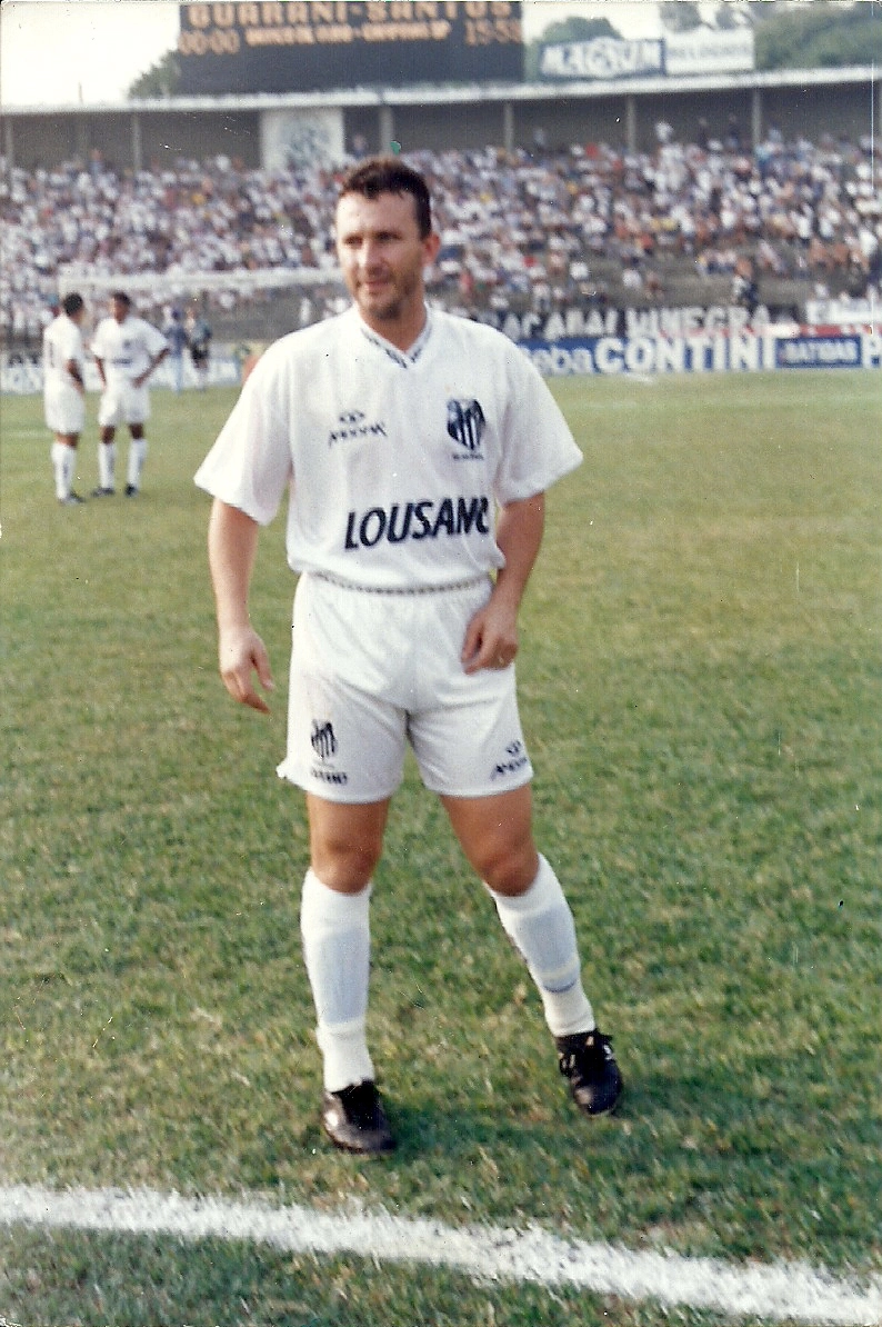 Neto defendeu o Santos Futebol Clube em 1994