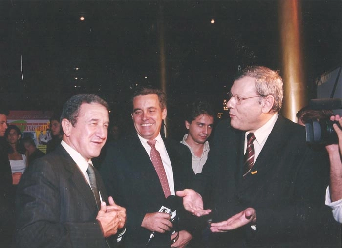 Em 2002, Carlos Alberto Parreira, Mauro Naves e Milton Neves