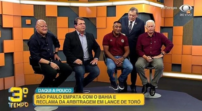 Ronaldo, Ulisses Costa, Roger Machado, Milton Neves e Emerson Leão em 19 de maio de 2019, durante o 3º Tempo da Band. Foto: Reprodução/enviada por Sandra Cristina