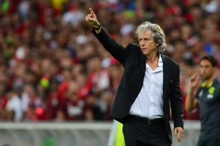 Treinador português teve seu nome gritado pela torcida rubro-negra no Maracanã. Foto: Alexandre Vidal/Flamengo