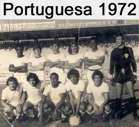 1972: a Portuguesa de Desportos enfrenta o CRB, em Maceió-AL. Em pé: Deodoro, Fogueira, Dárcio, Didi Duarte, Guaraci e Carioca. Agachados: Xaxá, Dicá, Enéas, Basílio e Wilsinho