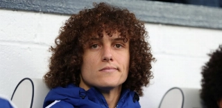 Segundo pessoas próximas, o raciocínio de David Luiz é bem claro: com Conte no comando, ele não tem futuro no Chelsea. Foto: Peter Cziborra/Reuters - retirada do UOL