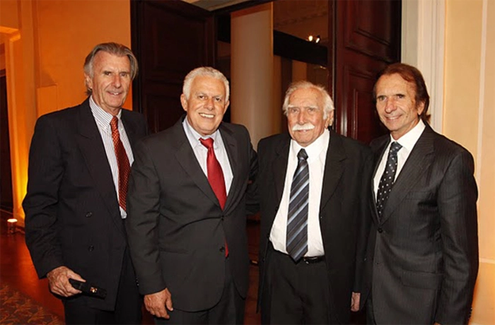 Wilson Fittipaldi, o Barão, foi homenageado pela CBA (Confederação Brasileira de Automobilismo) na festa de 50 anos da entidade, comemorada no Copacabana Palace, no Rio de Janeiro, em dia 17 de agosto de 2011. Da esquerda para a direita: Wilsinho Fittipaldi, Cleyton Pinteiro (presidente da CBA), Wilson Fittipaldi e Emerson Fittipaldi. Foto: Caco Fernandez/CBA