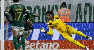 Hugo Souza defendeu pênalti contra o Alviverde na primeira fase do certame. Foto: Rodrigo Coca/ Agência Corinthians