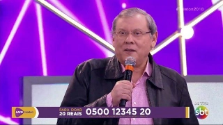 Ao lado da jornalista Chris Flores. Foto: Reprodu&ccedil;&atilde;o