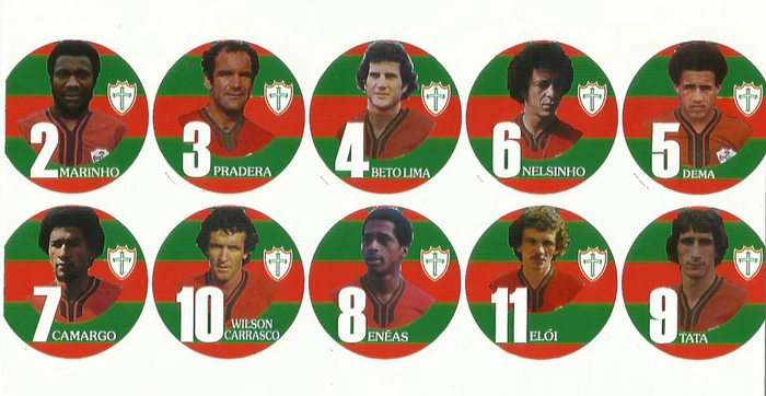 Apenas faltando o goleiro (provavelmente Moacir) da Portuguesa de Desportos neste card para futebol de botão do final dos anos 70. Reprodução, enviada por Emílio A. Duva