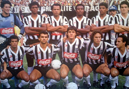 Em pé: João Leite, Batista, Luizinho, Chiquinho (ex-Santos), Éder Lopes e Paulo Roberto Prestes. Agachados: Sérgio Araújo, Marquinhos, Renato Pé Murcho, Wander Luiz e Marquinho Carioca.
