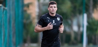 Goleiro sofria muitos gols no México, mas também era líder em defesas. Foto: Divulgação/Querétaro/Via UOL