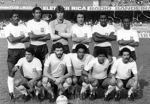 Em pé: Zé Maria, Mauro, Solitinho, Djalma, Caçapava e Wladimir. Agachados: Vaguinho, Sócrates, Geraldão, Wágner Basílio e Wilsinho. Esse time do Corinthians bateu o Palmeiras por 2 a 1, no Morumbi, no dia 7 de setembro de 1980. Os dois gols corintianos foram marcados por Sócrates. Freitas marcou para o Palmeiras. 