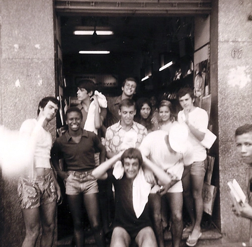 Jogadores da equipe juvenil do Corinthians reunidos em 1970. Wladimir, com apenas 16 anos, é o segundo em pé da esquerda para a direita. O primeiro, á frente de todos com a mão na cabeça, é Ojeda. Carlos Alberto Garcia é o último, atrás de todo mundo