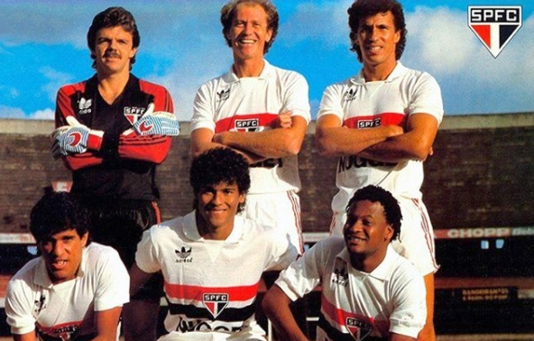 Durou pouco, mas Falcão no Morumbi foi um marco! Em pé, da esquerda para a direita, veja Gilmar, Falcão e Careca. Agachados, Silas, Muller e Sidney. Foto de 1985