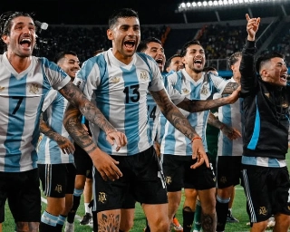 Time de Dorival Júnior perde de goleada e técnico fica "no fio da navalha". Foto: AFA/Instagram
