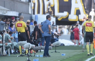 Fábio Carille comanda a equipe do Peixe na Vila. Foto: Divulgação/Santos F.C