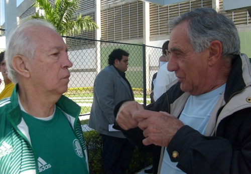 Os ex-grandes goleiros Valdir Joaquim de Moraes e Félix se reencontraram em junho de 2008, no CT do Palmeiras, durante o lançamento do reality show chamado 