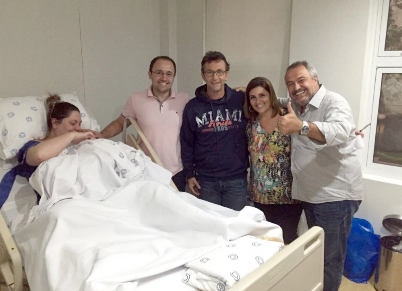 Nesta foto de 2018, veja o Craque Neto seguido de Fátima Paula (filha de Orlando Tavares, o Morgado) e do dr. Ramon Mateo Junior, desembargador do Tribunal de Justiça de São Paulo