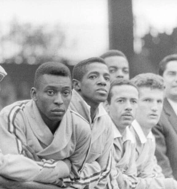 Atletas santistas no início dos anos 60: Pelé, Dorval, Tite, Sormani e Lima