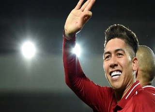Roberto Firmino foi o destaque da partida e fez um hat-trick contra o Arsenal