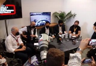 Governador paulista (no centro) durante coletiva em Interlagos. Foto: Marcos Júnior Micheletti/Portal TT