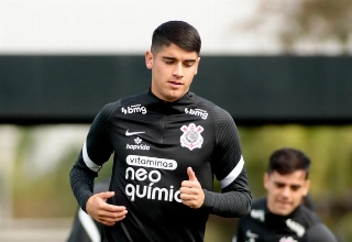 Chileno Araos deve render cerca de 1 milhão de dólares aos cofres do Timão. Foto: Rodrigo Coca/Ag Corinthians