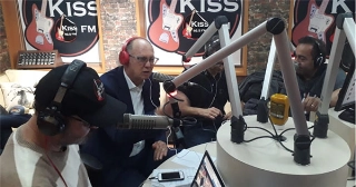 Treinador participou do Na Geral, na R&aacute;dio Kiss FM, de S&atilde;o Paulo. Foto: Ricardo Mituti