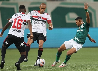 Verdão é o terceiro colocado no Brasileiro, enquanto o Tricolor é o 15º. Foto: Cesar Greco