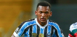 Santos ainda negocia com investidor para ter Jailson, do Grêmio