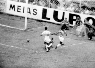 Rei do Futebol teve atuação de gala na Vila Belmiro. Foto: Divulgação