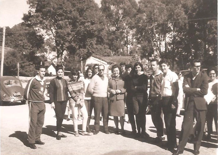 Dudu &eacute; o primeiro, da esquerda para a direita e Valdir o antepen&uacute;ltimo. Foto: arquivo pessoal de Valdir Joaquim de Moraes