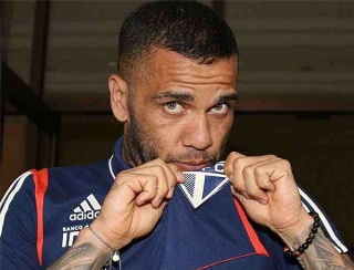 Alves n&atilde;o estreou diante do Santos por n&atilde;o estar com seu nome registrado no BID. Foto: Rubens Chiri/SPFC