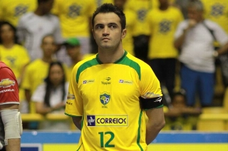 Falcão calcula em 30% as chances de ir para o Vasco em 2015