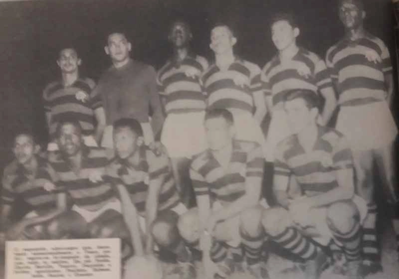Flamengo bicampeão carioca, em 1954. Em pé: Pavão, Garcia, Servilio, Tomires, Dequinha e Jordan. Agachados: Paulinho, Rubens, Indio, Benitez e Evaristo. A foto é da Revista Esporte Ilustrado, 880
