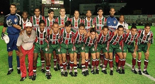 Erros de arbitragem rotineiramente favoráveis ao time carioca fazem o torcedor brasileiro puxar pela memória a ligação do Tricolor com o tapetão