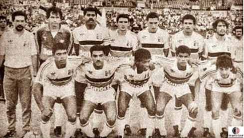 Rivaldo, o penúltimo agachado da direita