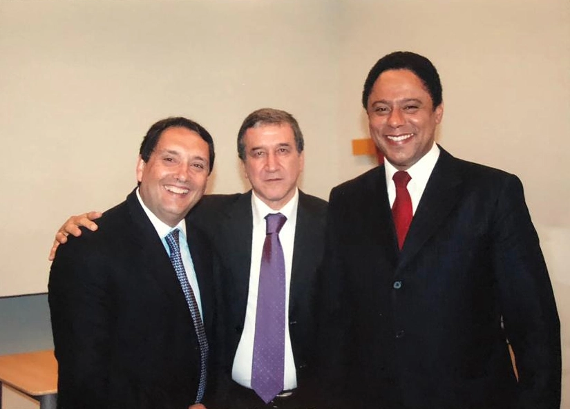 Carlos Júlio, Carlos Alberto Parreira e Orlando Silva (então Ministro do Esporte). Foto: arquivo pessoal de Carlos Júlio