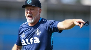 Em duelo do Z-4, Grêmio recebe o Santos em Porto Alegre; as formações
