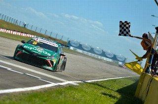 Piloto foi o segundo colocado após largar em 23º na corrida 2 em solo gaúcho. Foto: Divulgação