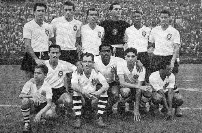 Em pé, da esquerda para a direita: Olavo, Goiano, Alan, Gylmar, Julião e Roberto Belangero. Agachados: Cláudio, Luizinho, Baltazar, Rafael Chiarella e Zezé.