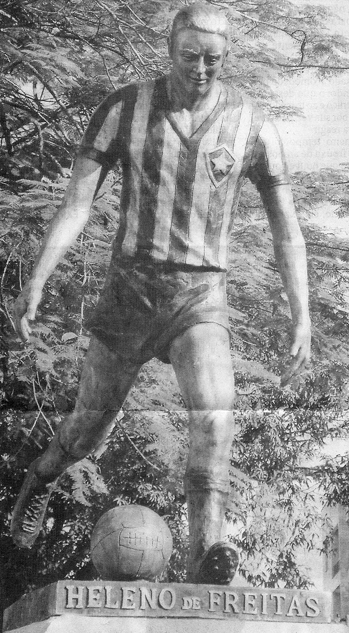No dia em que completaria 92 anos, o ex-jogador do Botafogo seria eternizado com uma estátua em sua cidade natal. Foto: Reprodução do jornal mineiro Super Esportes