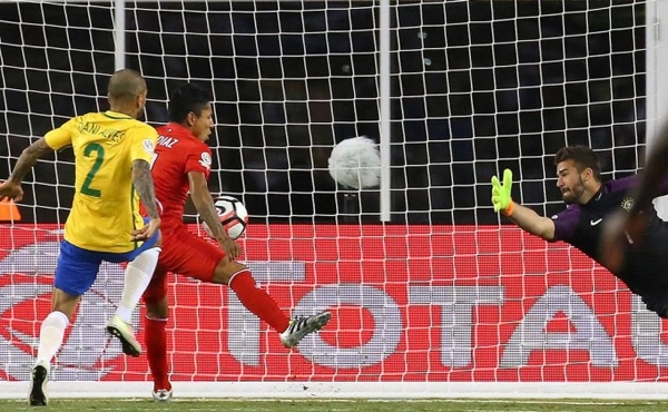 Eliminação do Brasil da Copa América com gol "de mão" do Peru