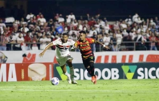 Equipe pernambucana foi derrotada pelo São Paulo no último sábado. Foto: Foto: Anderson Stevens/Sport Club do Recife