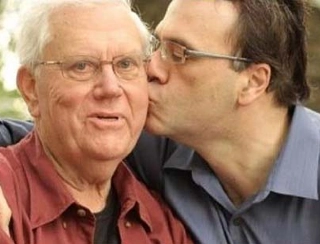 Joelmir Beting e o filho, ambos jornalistas. Foto: Divulgação