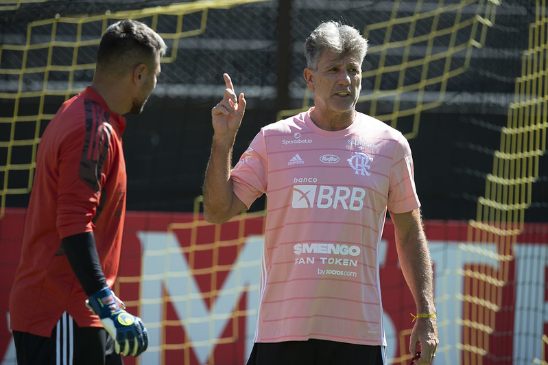 Treinador vinha sendo criticado pelo desempenho da equipe e viu a pressão aumentar após derrota na Libertadores. Foto: Alexandre Vidal/Flamengo
