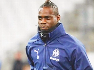 Site do clube se posicionou sobre Mario Balotelli. Foto: Instagram de Mario Balotelli