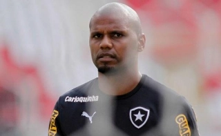 Botafogo prioriza renovação de Jefferson