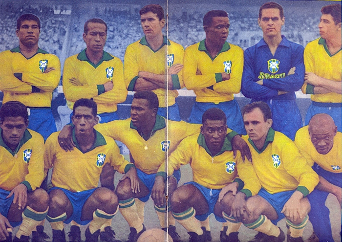 Em pé, da esquerda para a direita: Jair Marinho, Zequinha, Nílton Santos, Zózimo, Gylmar e Mauro Ramos. Agachados: Garrincha, Mengálvio, Coutinho, Pelé, Pepe e o massagista Mário Américo. Foto: Revista do Esporte